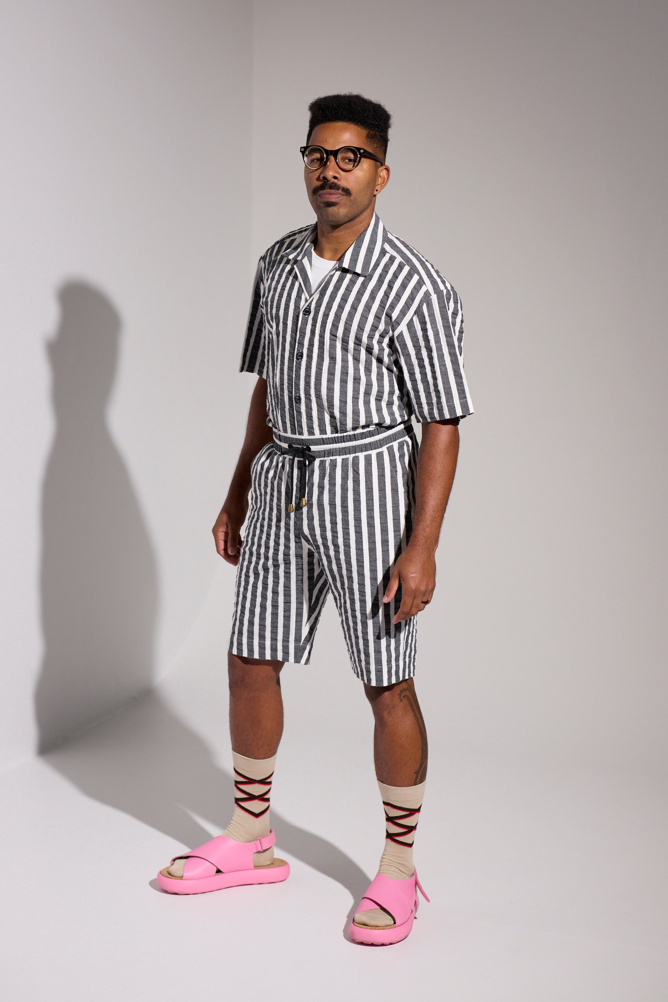 WORLDman 5151B Quincy S/S Bowling Shirt Seersucker Stripe Black & White