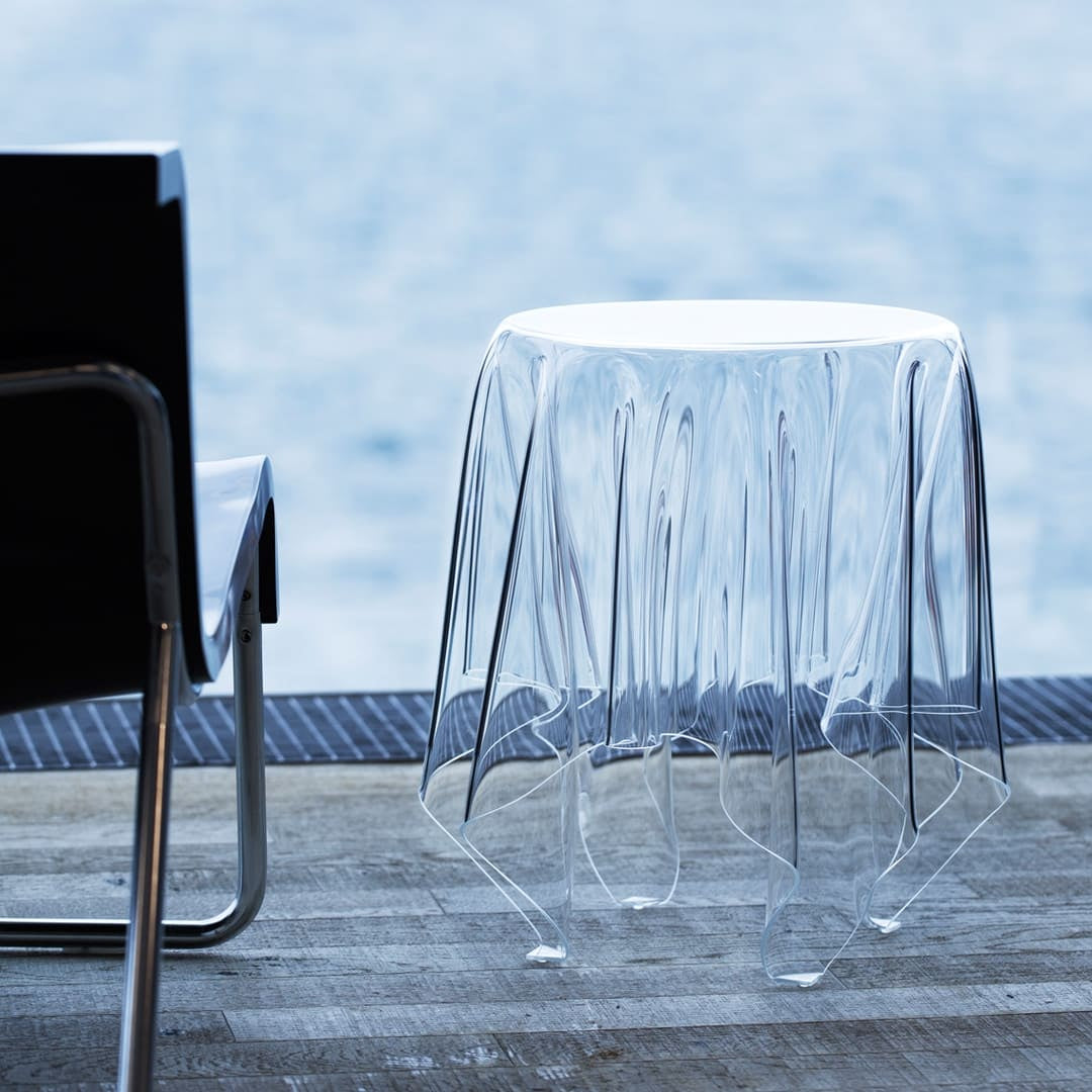 Essey: Illusion Table Clear