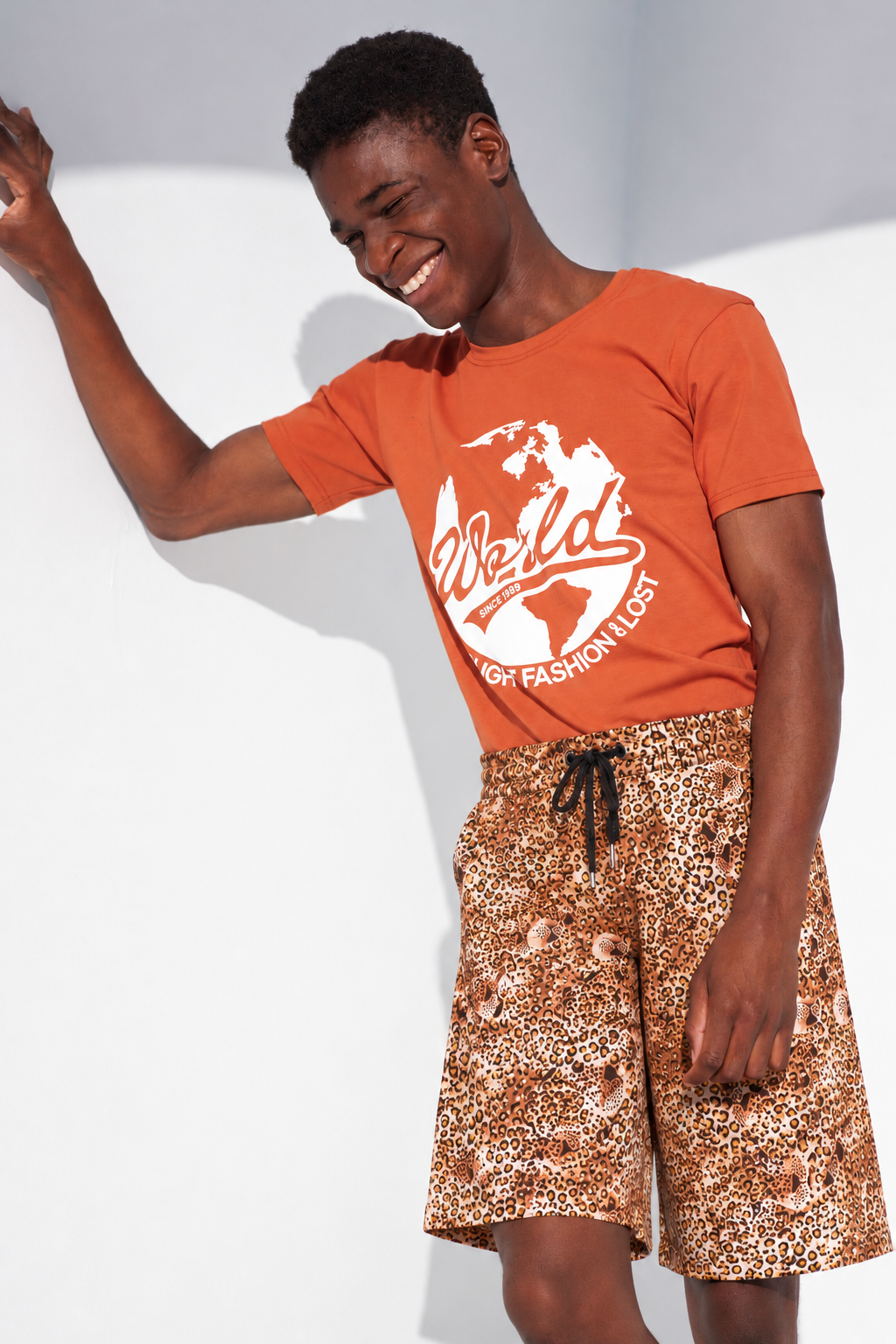 WORLD 5620 Sweat Sweat Shorts Liberty's Hidden Leopard (UNISEX)