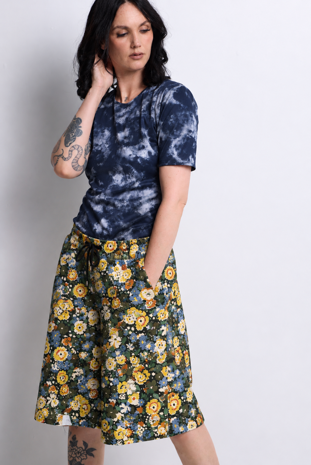 WORLD 5620 Sweat Sweat Shorts Liberty's Floral (UNISEX)