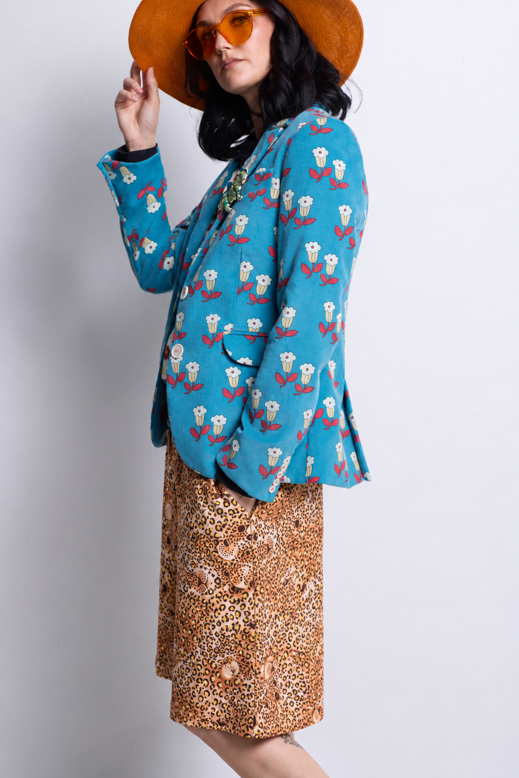 WORLD 5620 Sweat Sweat Shorts Liberty's Hidden Leopard (UNISEX)