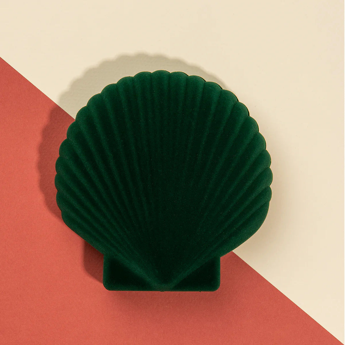Doiy: Venus Shell Jewellery Box Green Flocking