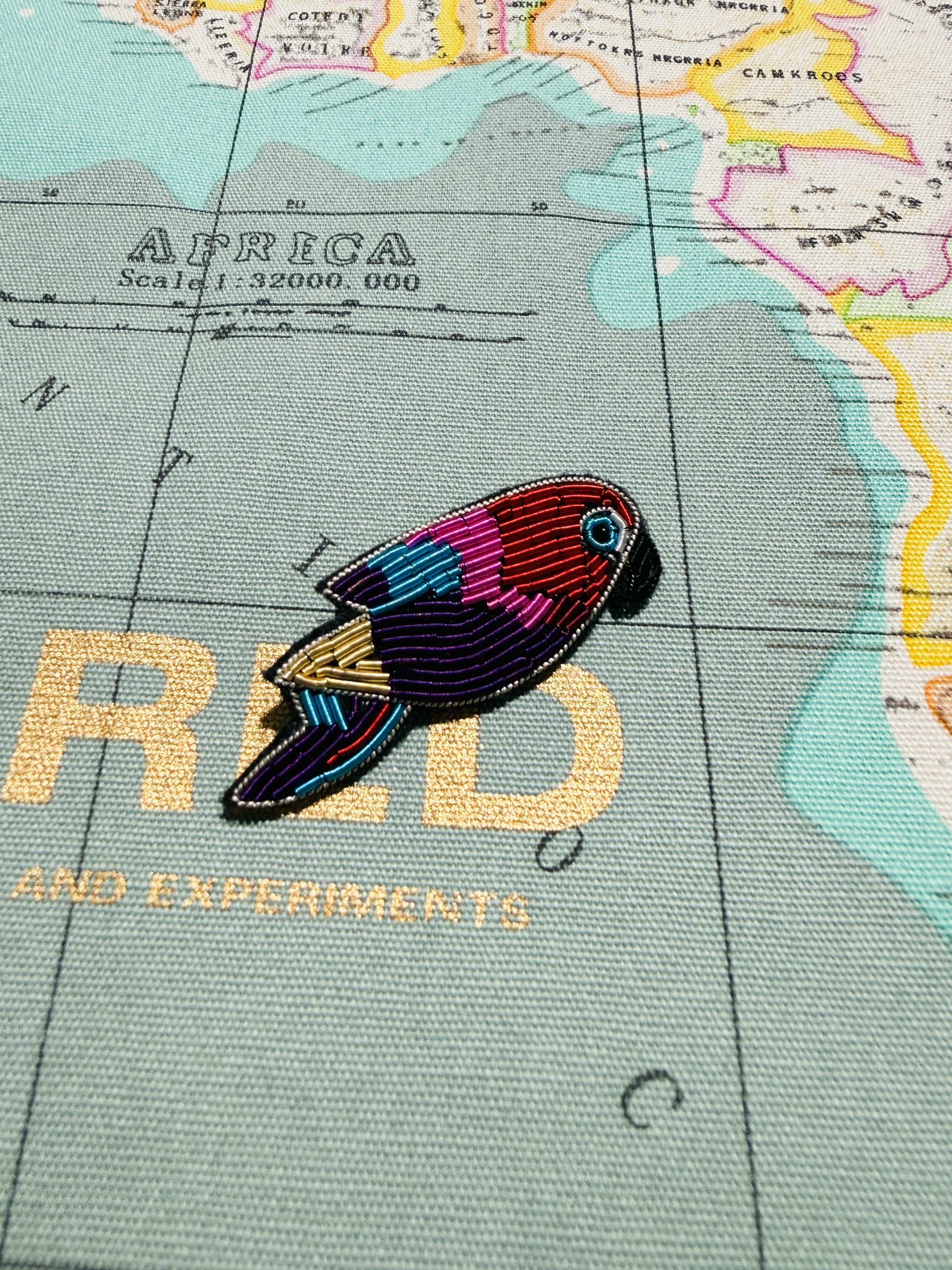 WORLD Bullion Brooch - Parrot Singing Songs