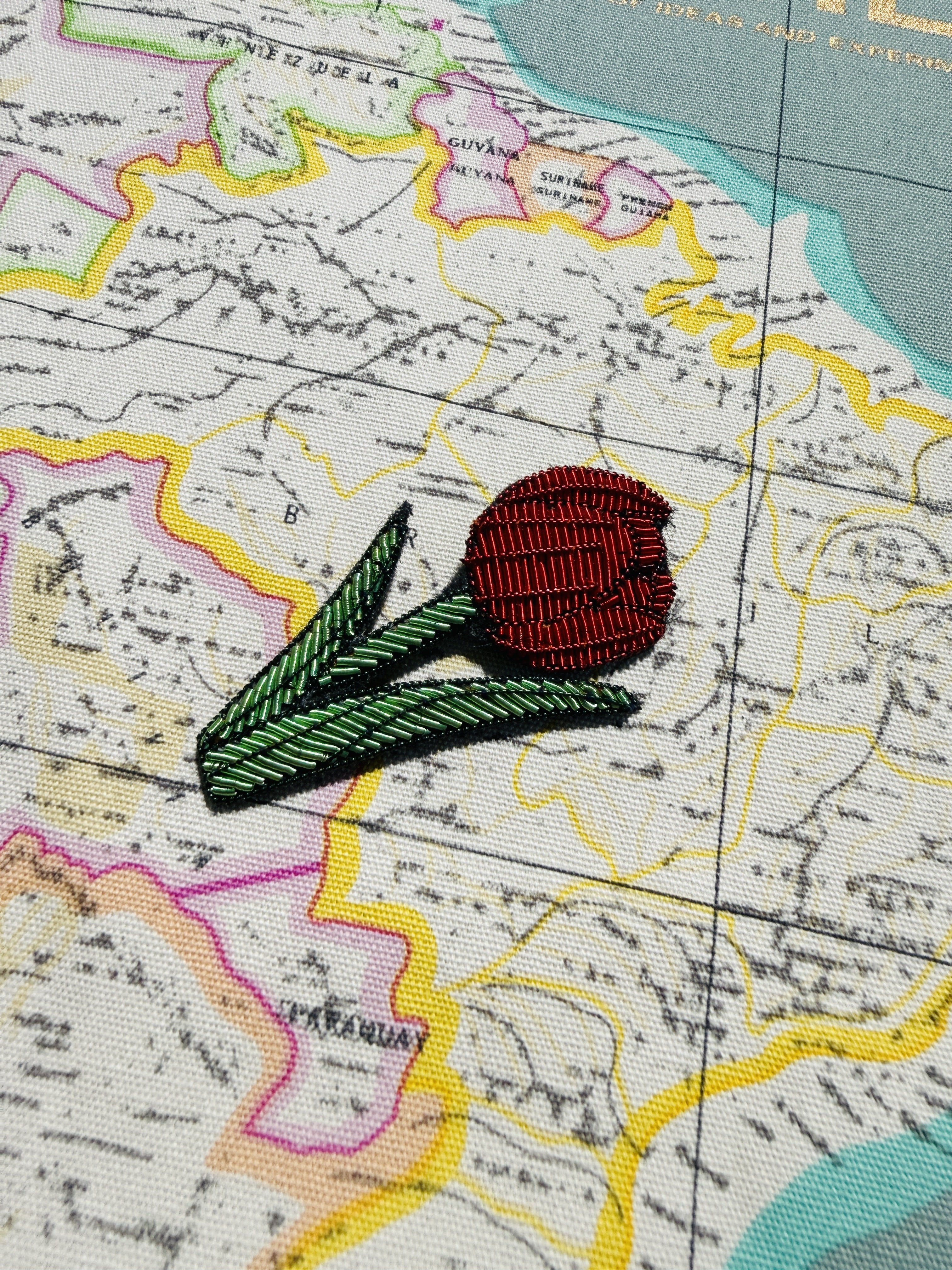WORLD Bullion Brooch - Single Red Rose
