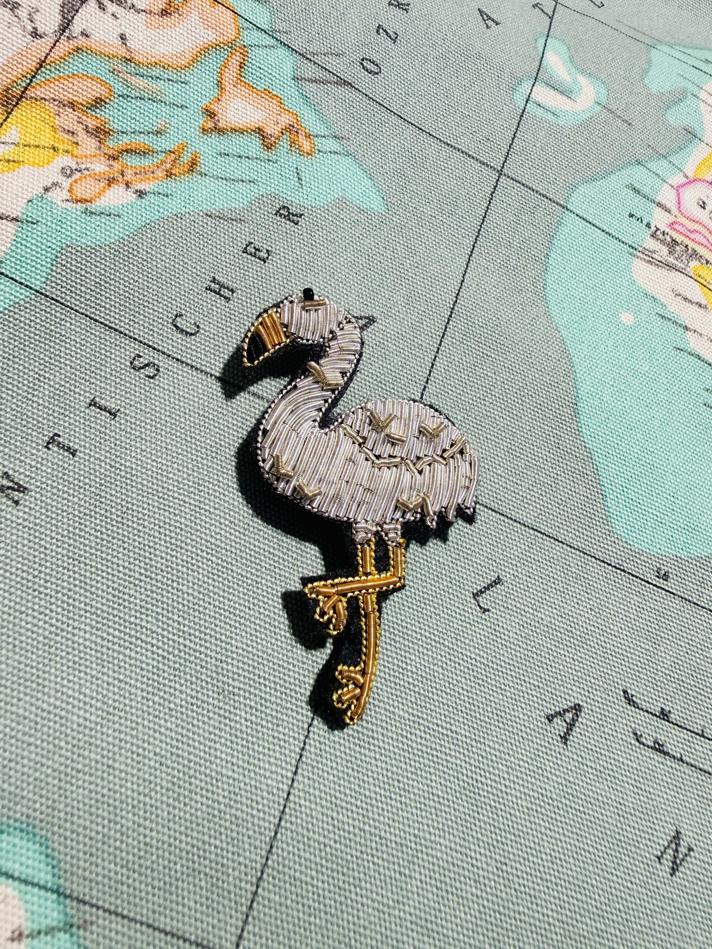 WORLD Bullion Brooch - Stand Up Flamingo