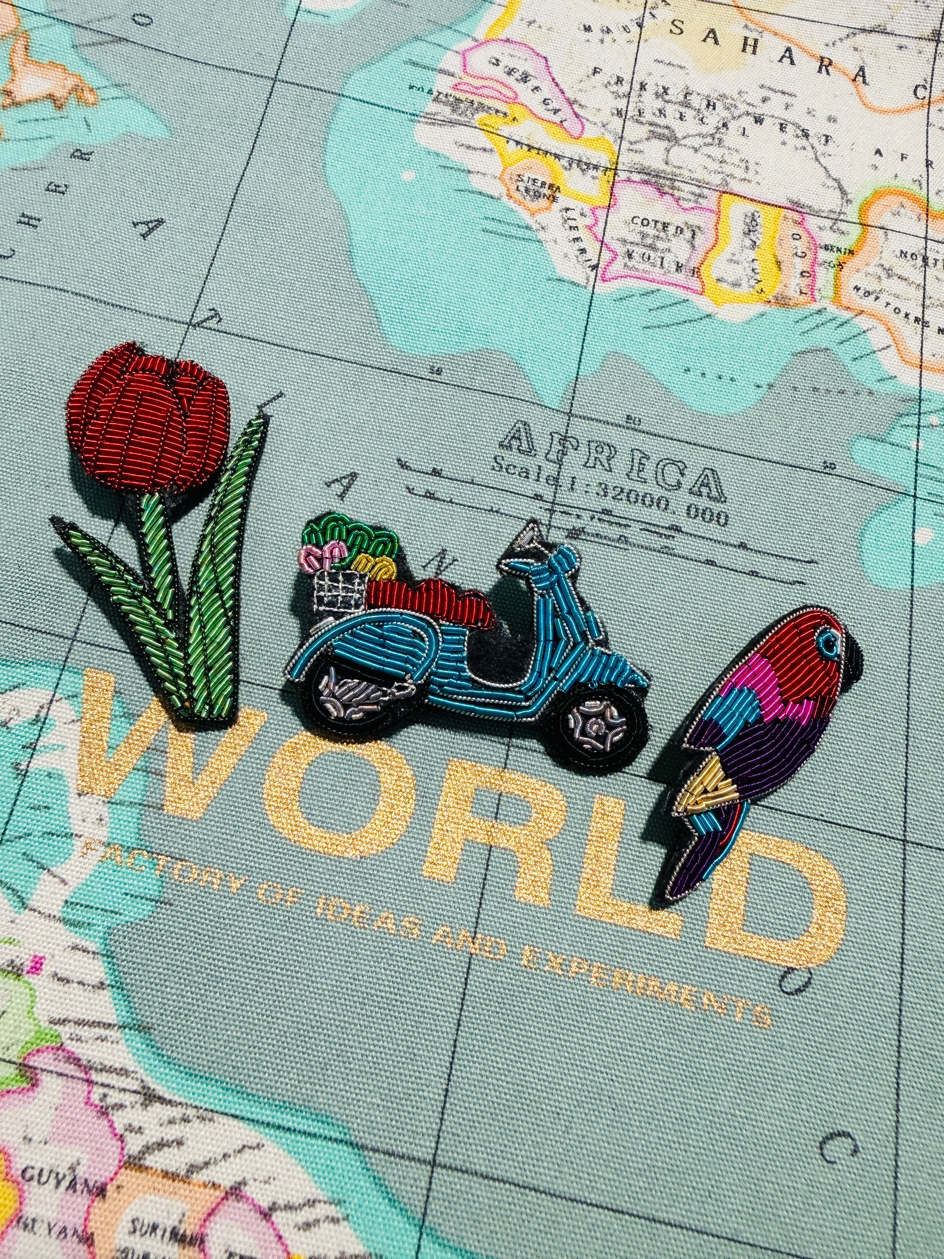 WORLD Bullion Brooch - Single Red Rose