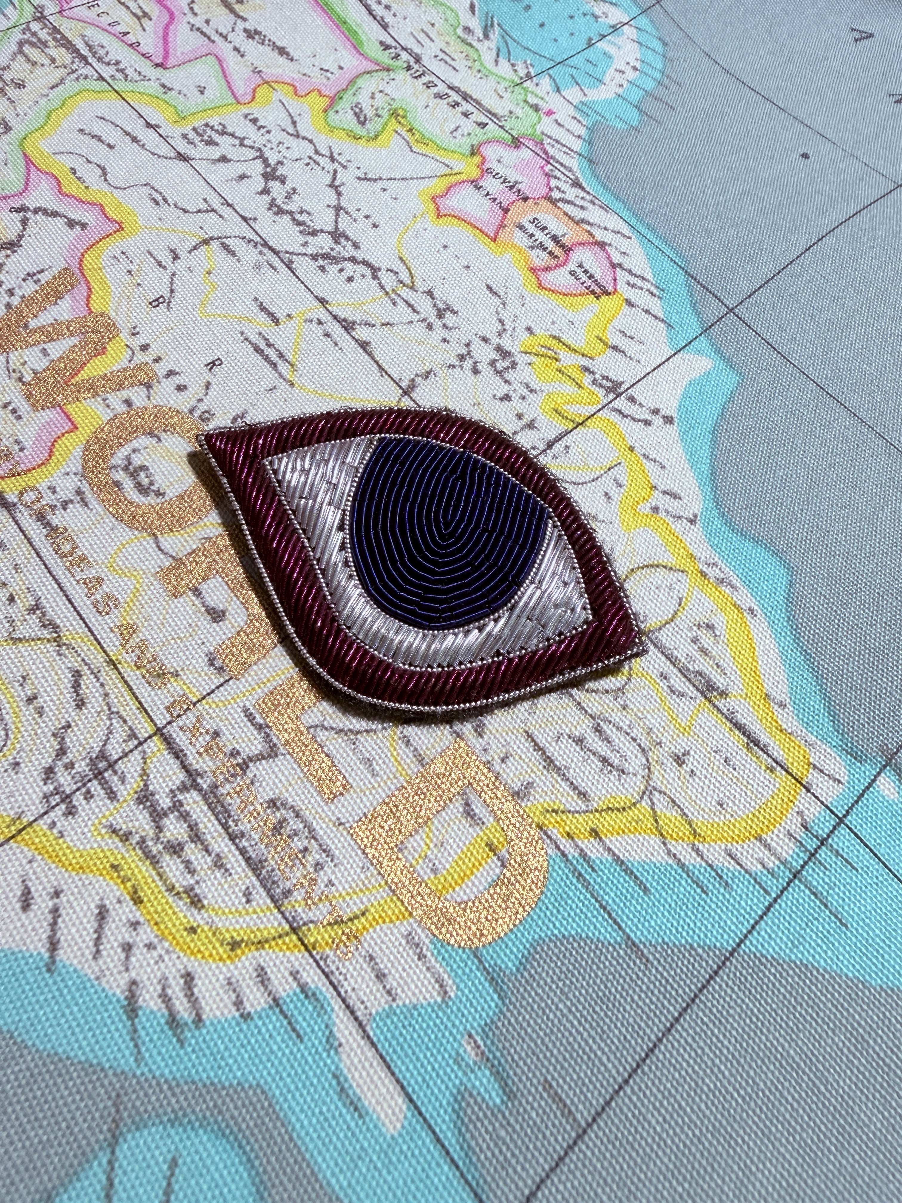 WORLD Bullion Brooch - Silver Blue Eye with Purple Eyeliner