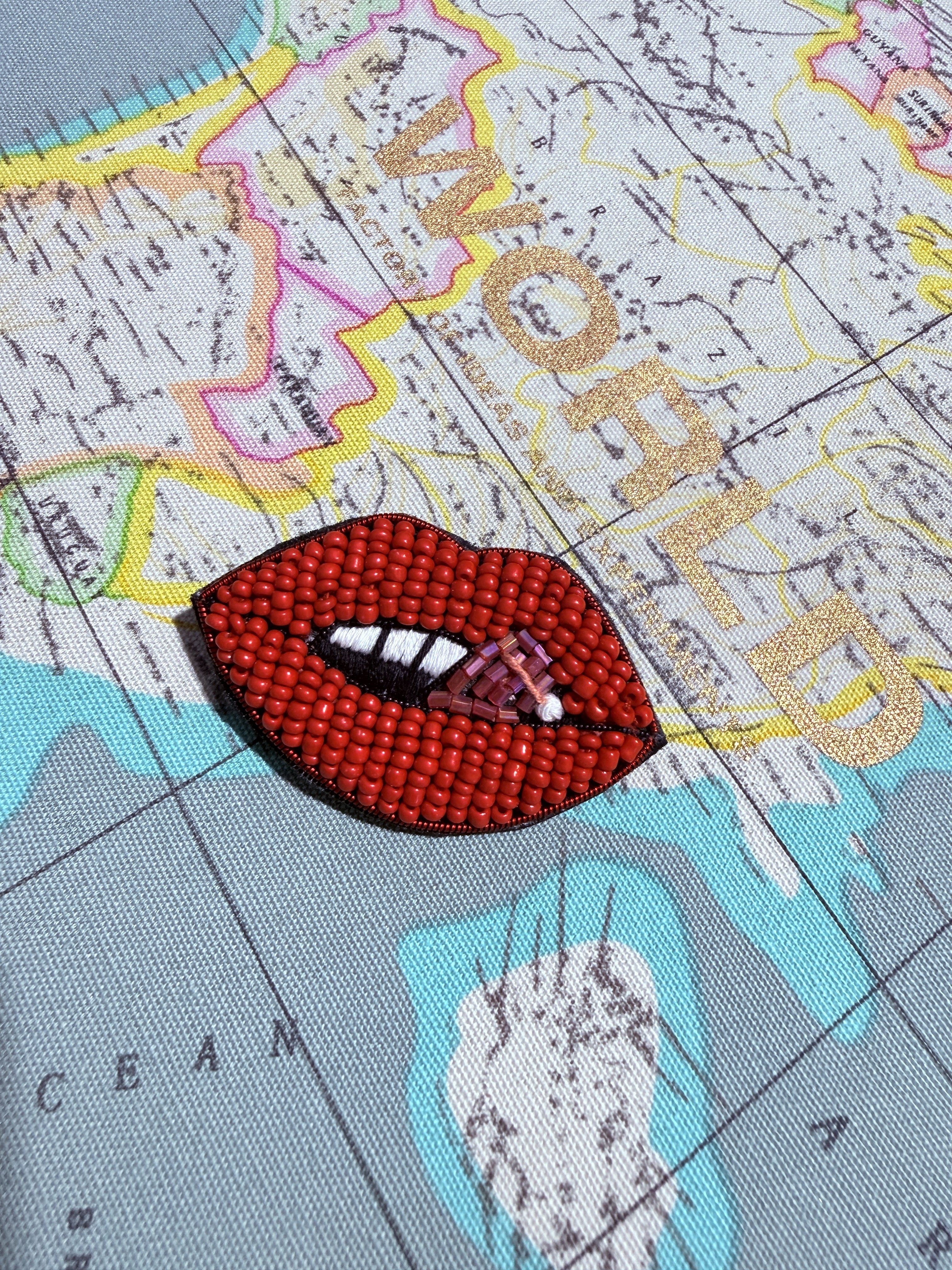 WORLD Bullion Brooch - Kiss Me Red Lips