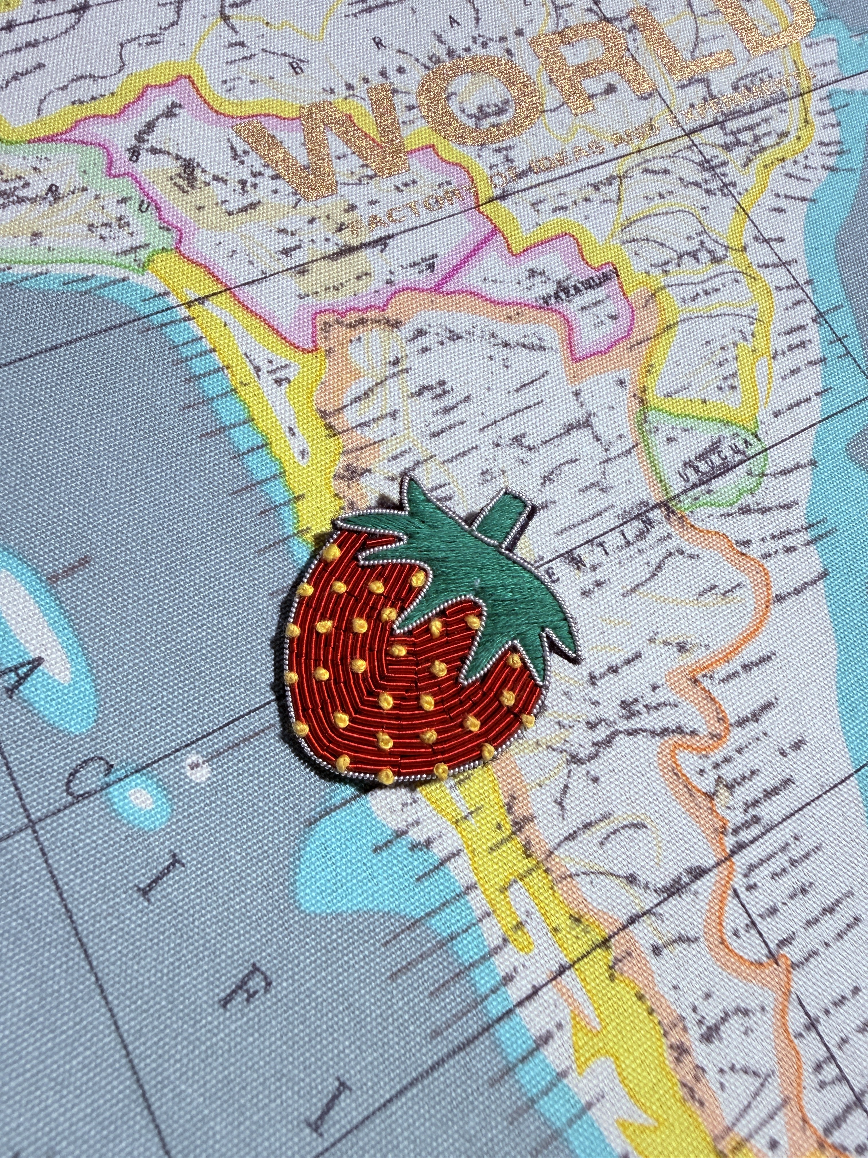 WORLD Bullion Brooch - Strawberry for my Daiquiri