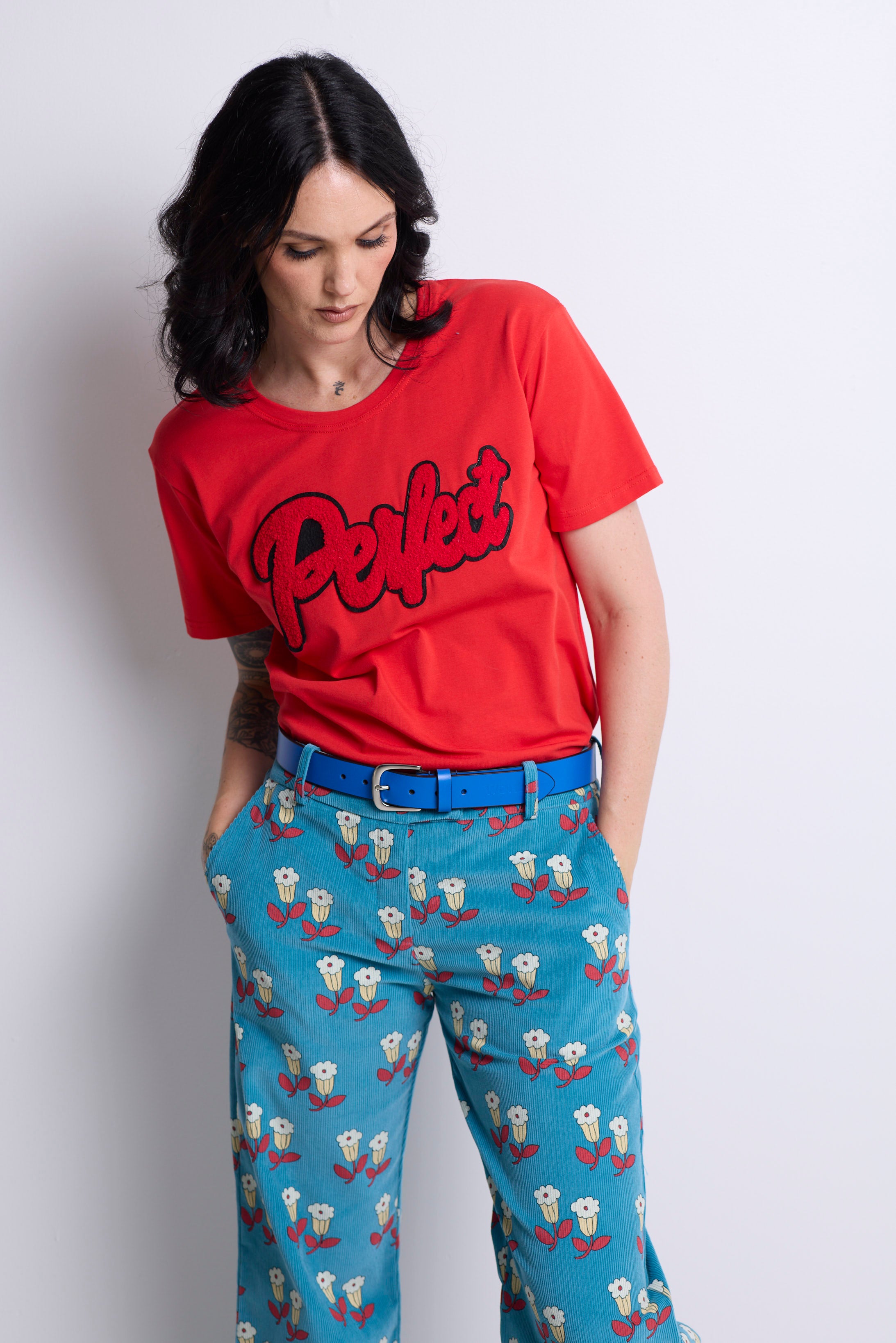 WORLD 5065 Flow T-Shirt Red w/ Embroidered Perfect (UNISEX)