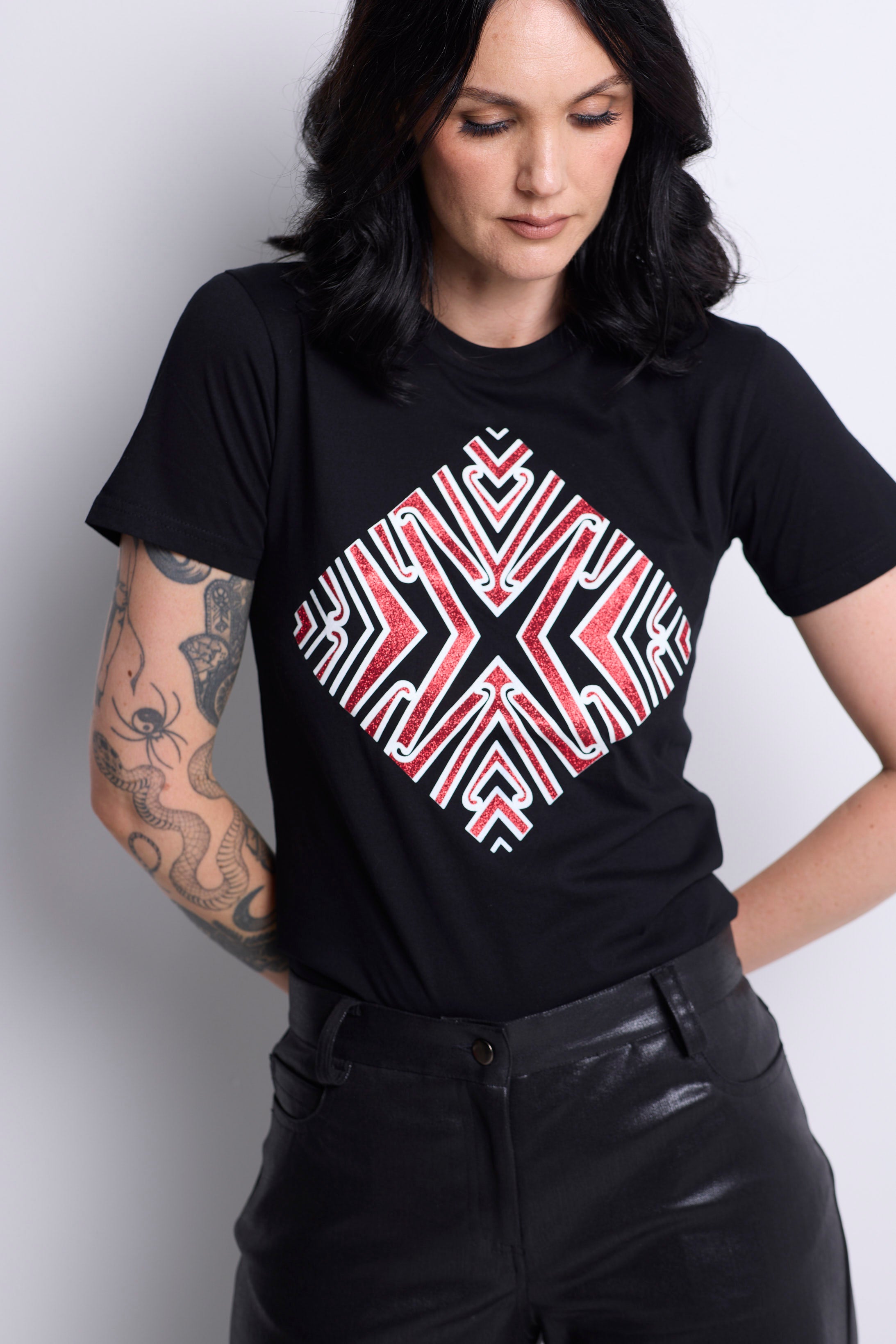 WORLD LOVES REUBEN PATERSON - Listen To Your Kuia T-Shirt - Black