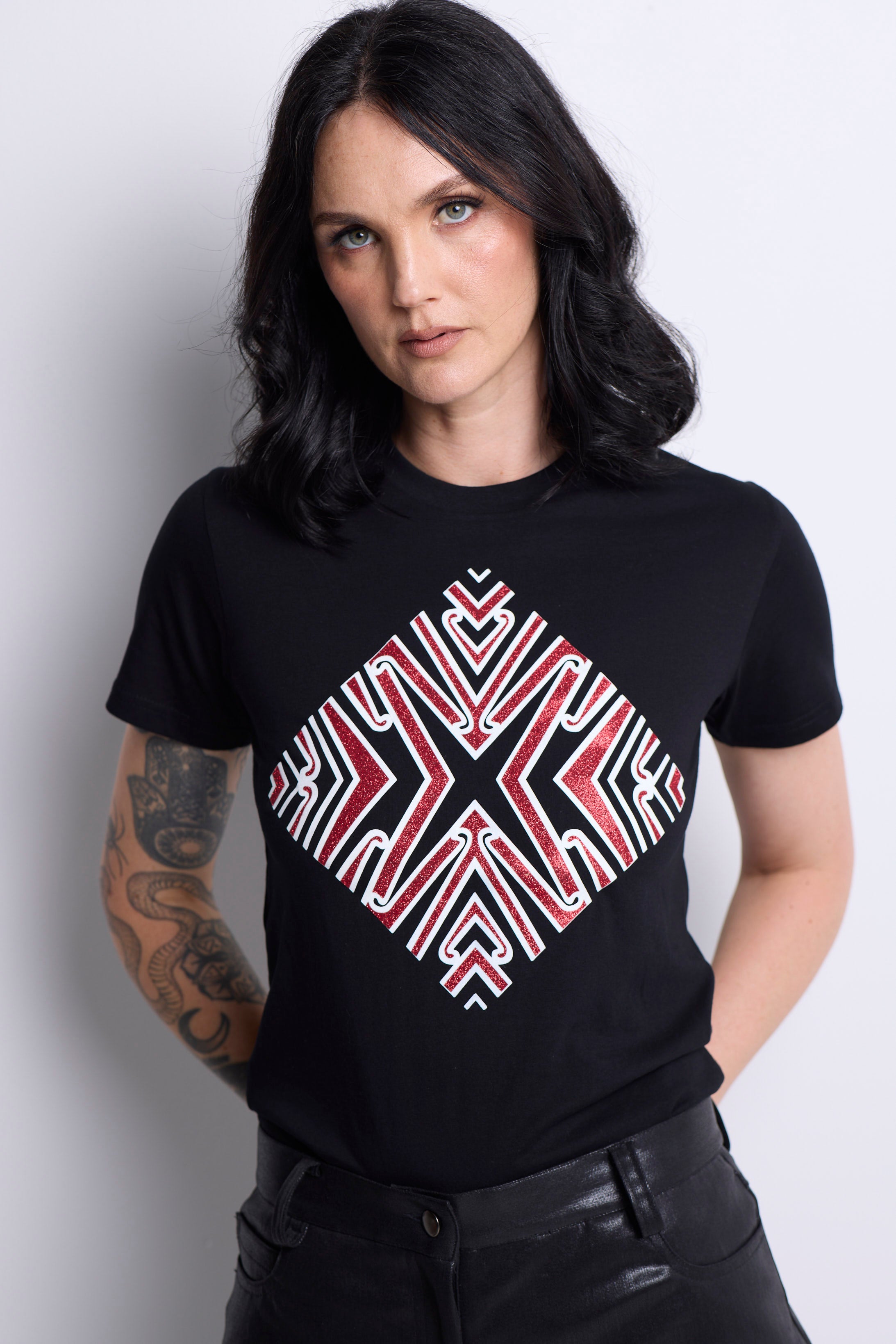 WORLD LOVES REUBEN PATERSON - Listen To Your Kuia T-Shirt - Black