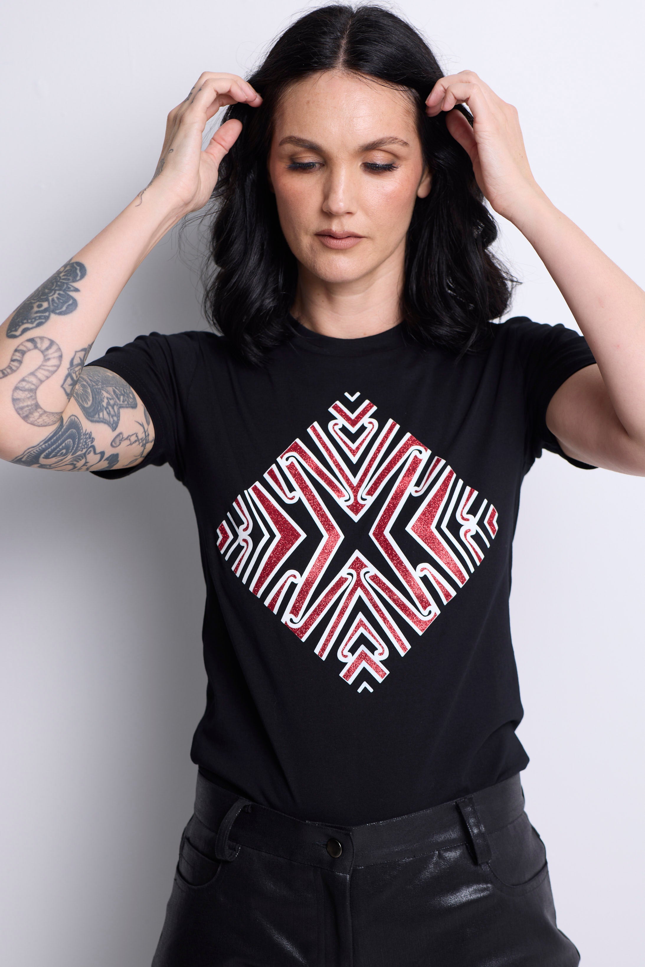 WORLD LOVES REUBEN PATERSON - Listen To Your Kuia T-Shirt - Black