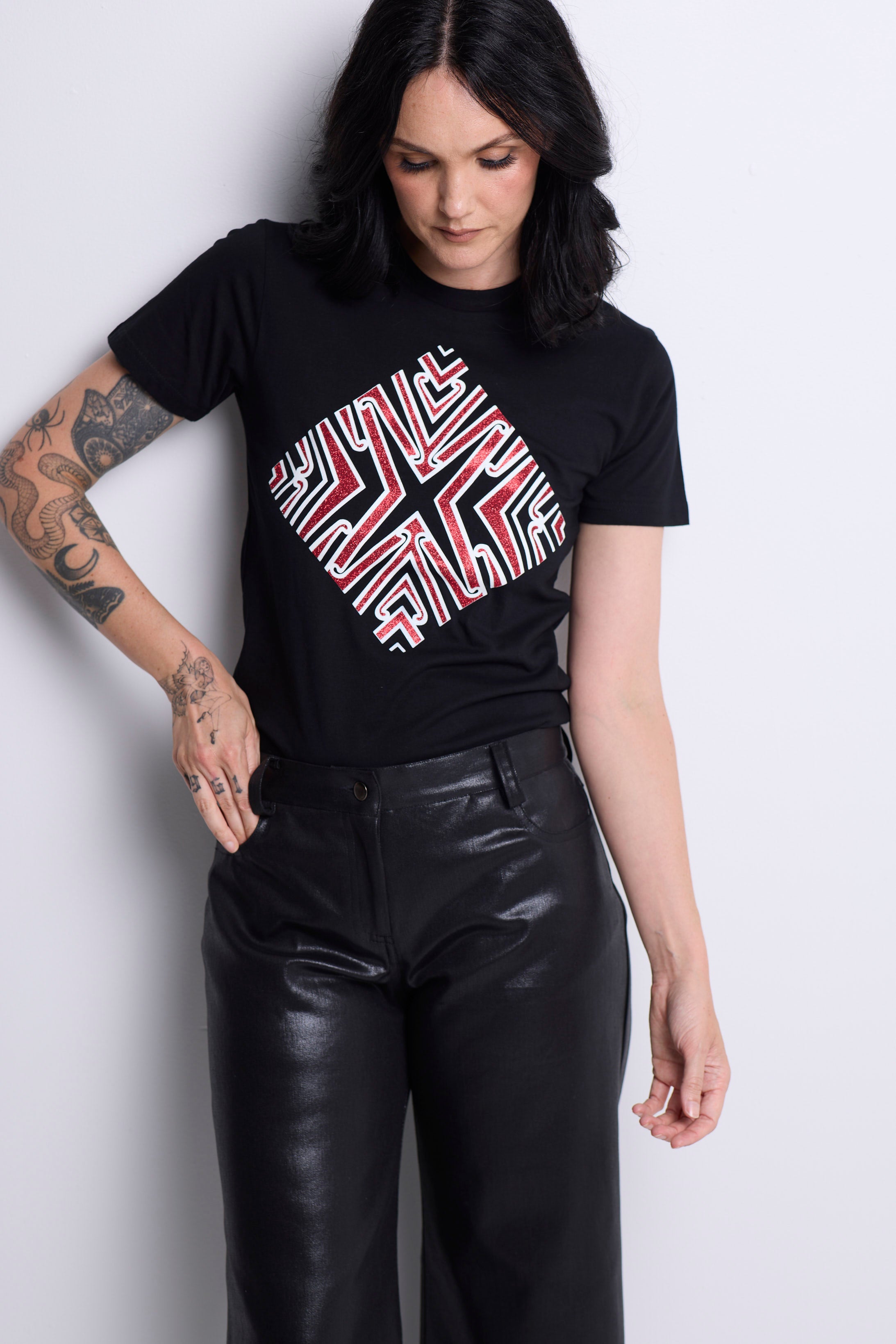 WORLD LOVES REUBEN PATERSON - Listen To Your Kuia T-Shirt - Black