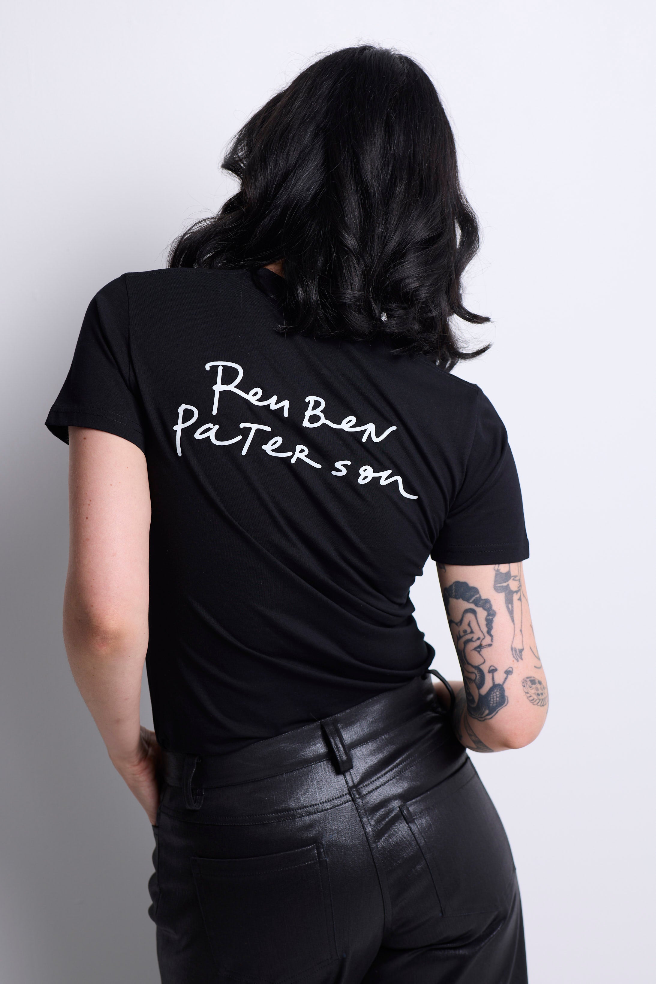 WORLD LOVES REUBEN PATERSON - Listen To Your Kuia T-Shirt - Black