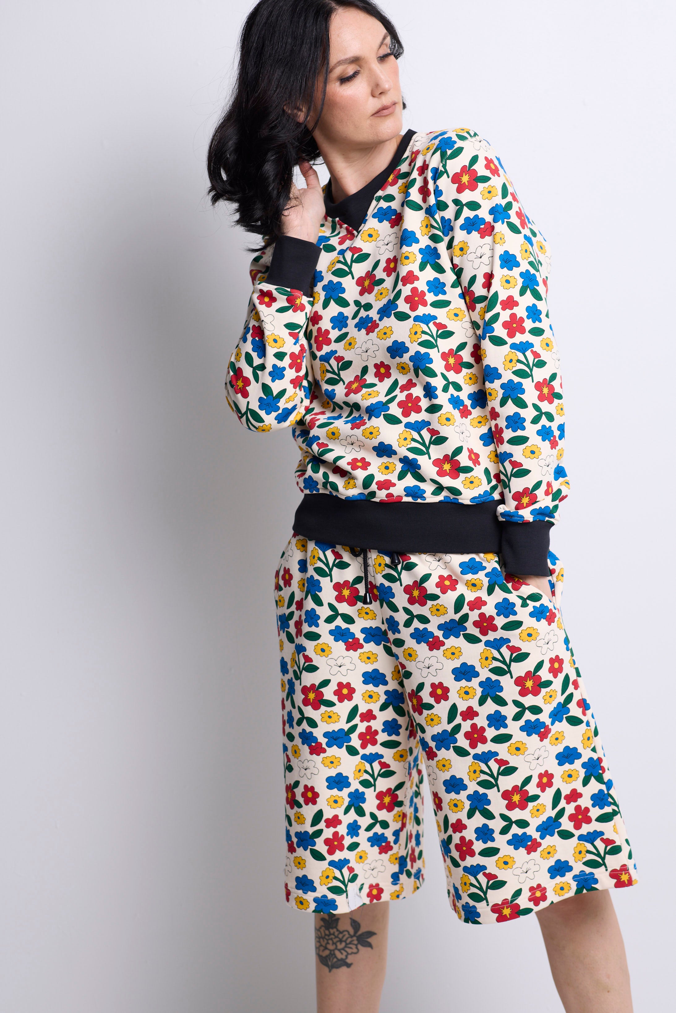 WORLD 5620 Folklore Sweat Shorts (UNISEX)