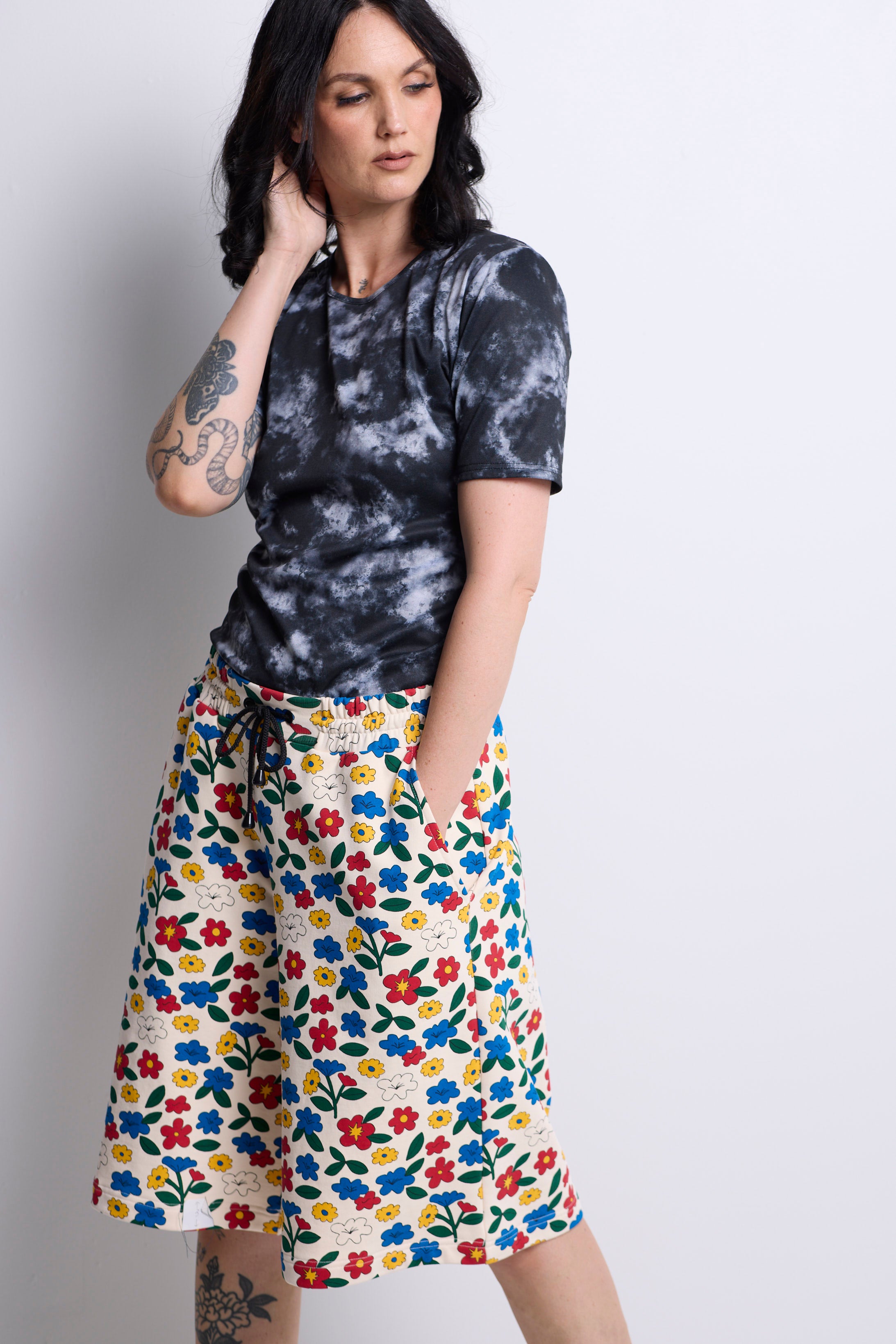 WORLD 5620 Folklore Sweat Shorts (UNISEX)