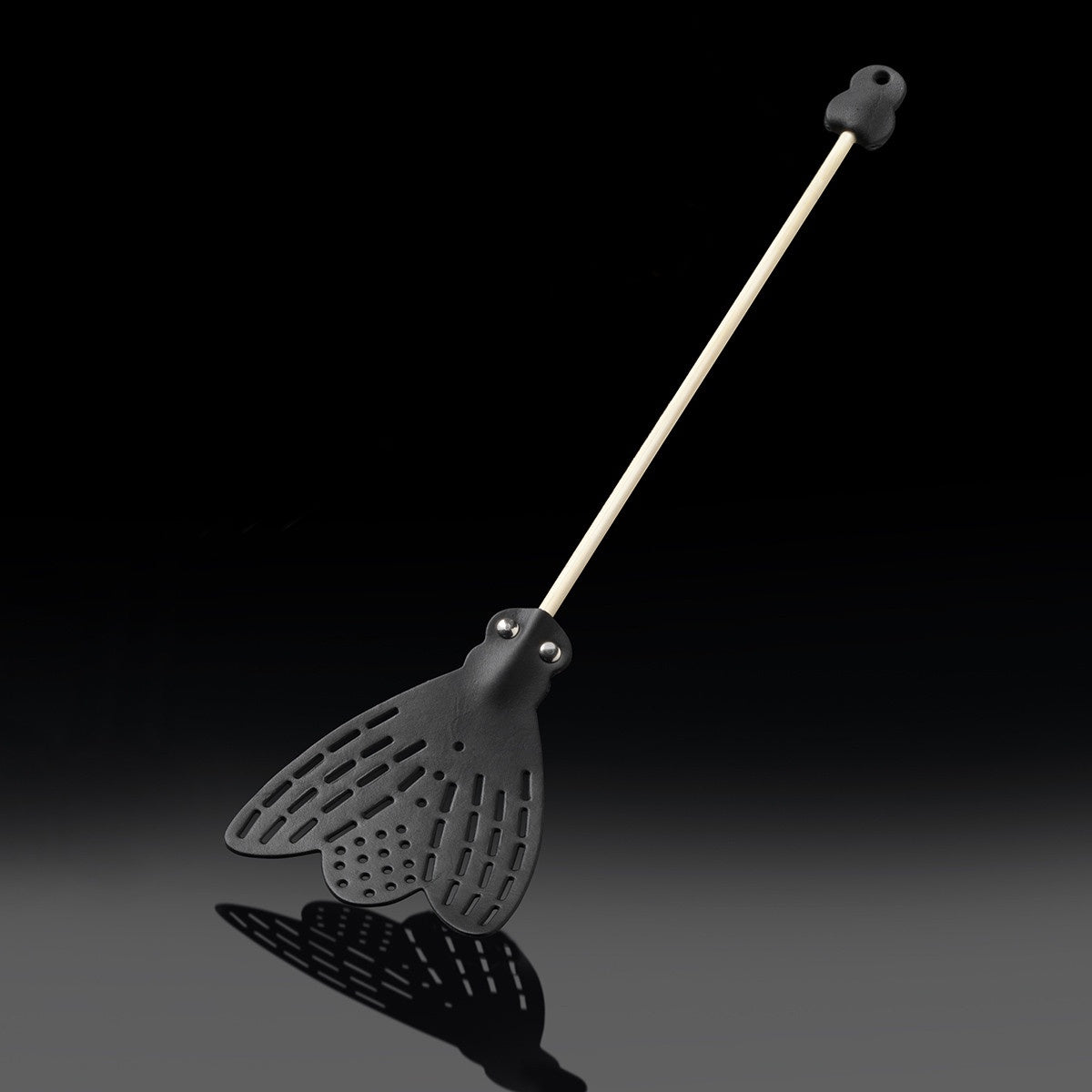 Essey: Fly Fly Swatter Black