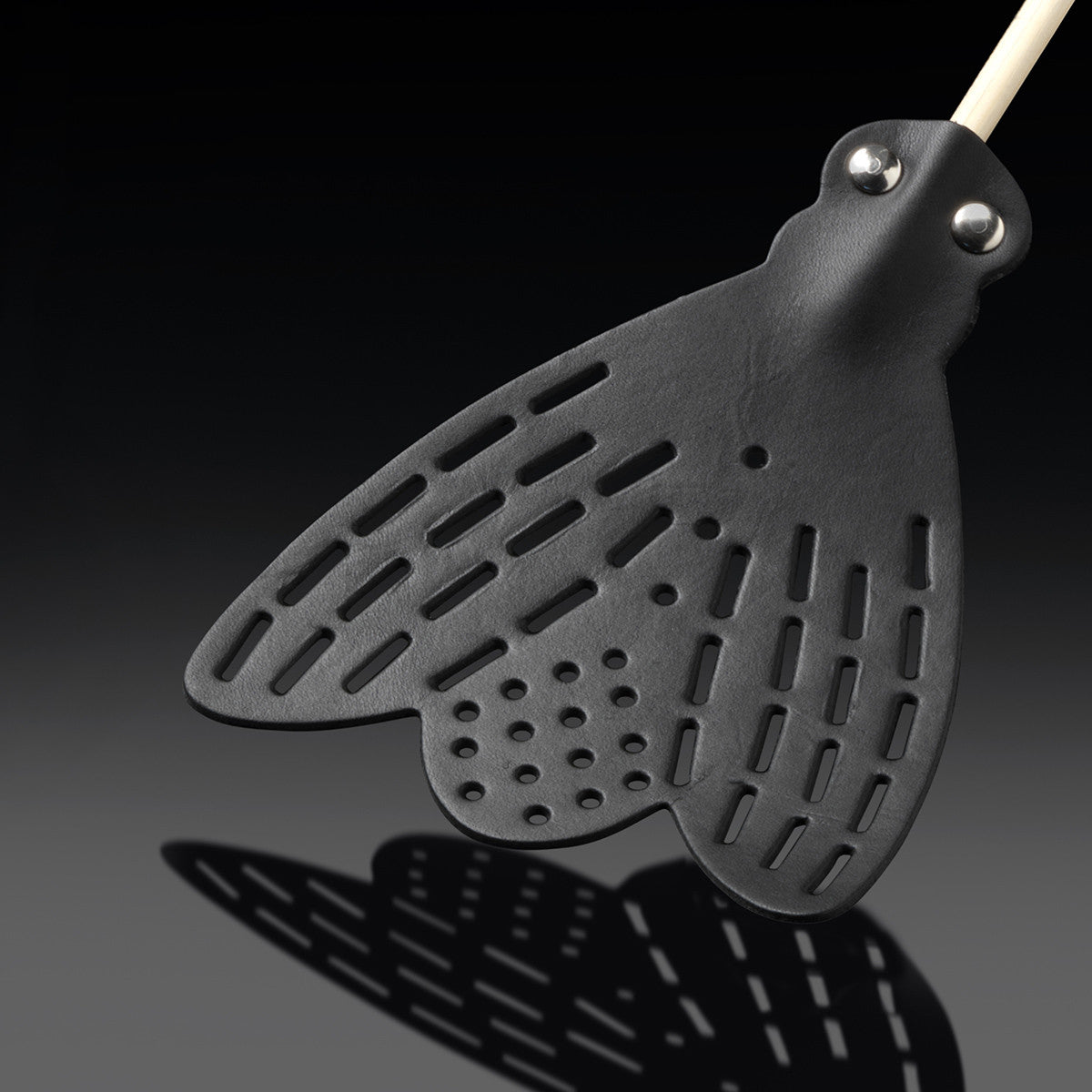 Essey: Fly Fly Swatter Black